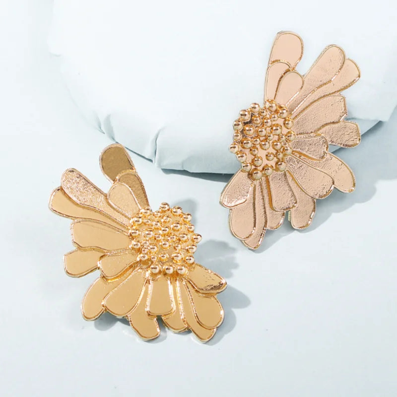 Vintage Floral Alloy Earrings - European & American Chic