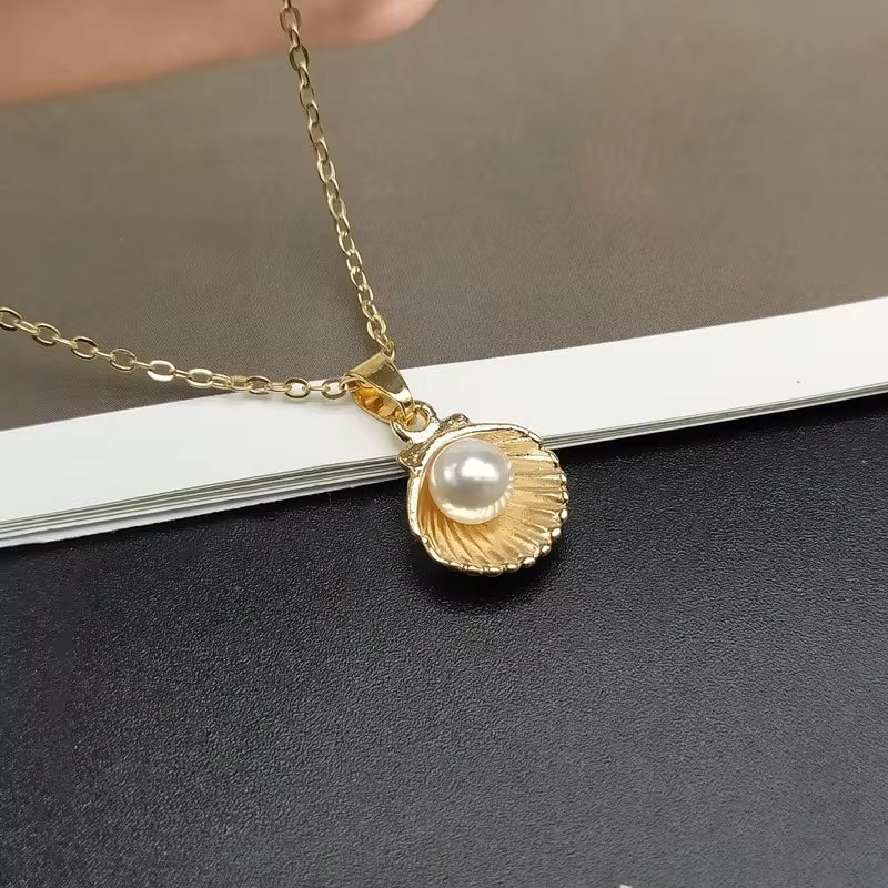 Trendy Summer Shell & Pearl Pendant Necklace - Fashion Jewelry for Women