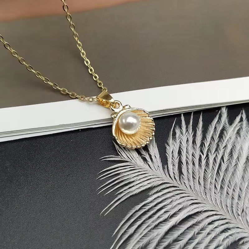 Trendy Summer Shell & Pearl Pendant Necklace - Fashion Jewelry for Women