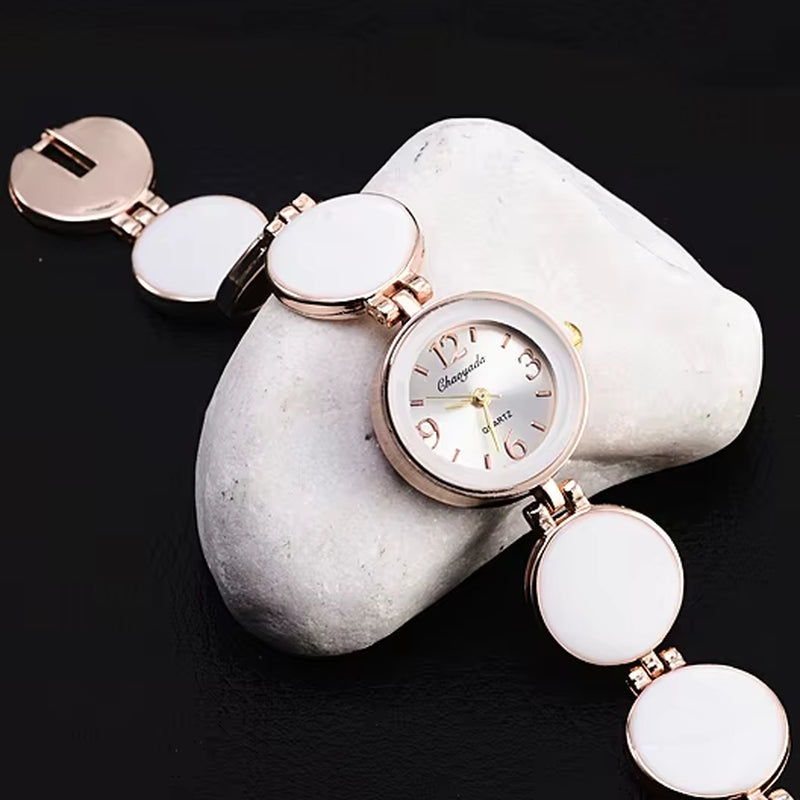 Elegant Women's Quartz Bracelet Watch – Stylish Wafer Dial for Ladies