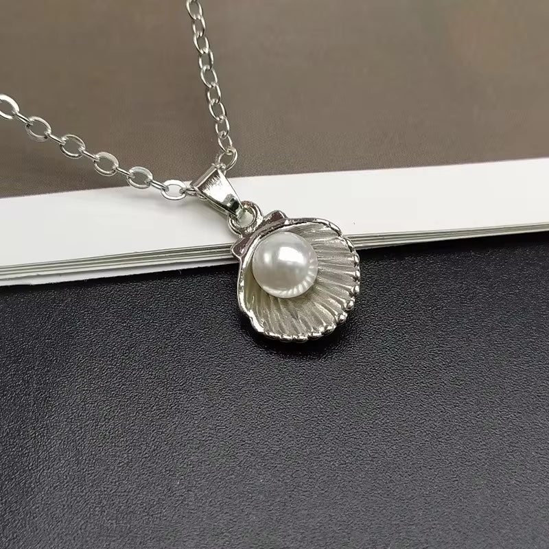 Trendy Summer Shell & Pearl Pendant Necklace - Fashion Jewelry for Women