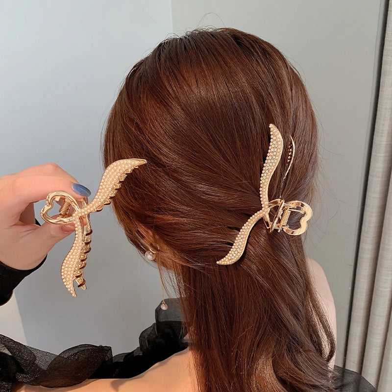 Chic Pearl Heart Hair Claw